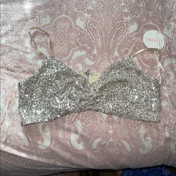 NEVER WORN Acting Out Sparkly set - Picture 4 of 7